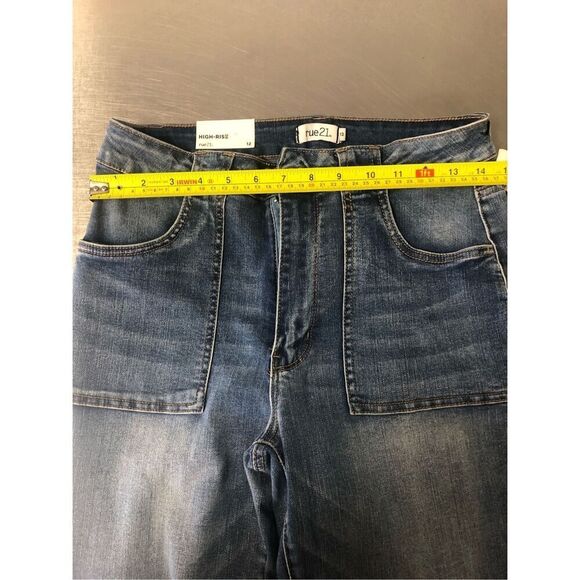 Rue 21 Women’s High Rise Flare Boot Cut Jeans Size 12 NWT - Picture 7 of 9